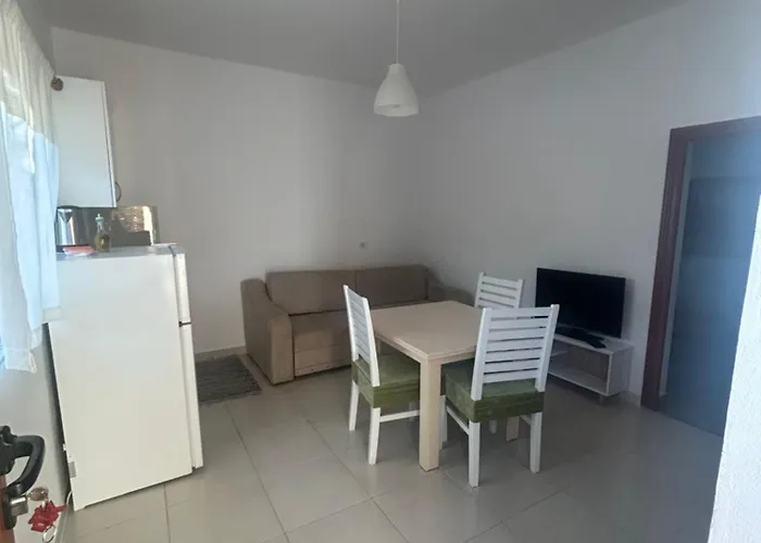 Villa B&E 2